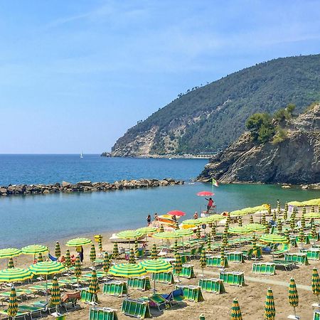 Beautiful Apartment In Moneglia With Kitchen Екстер'єр фото