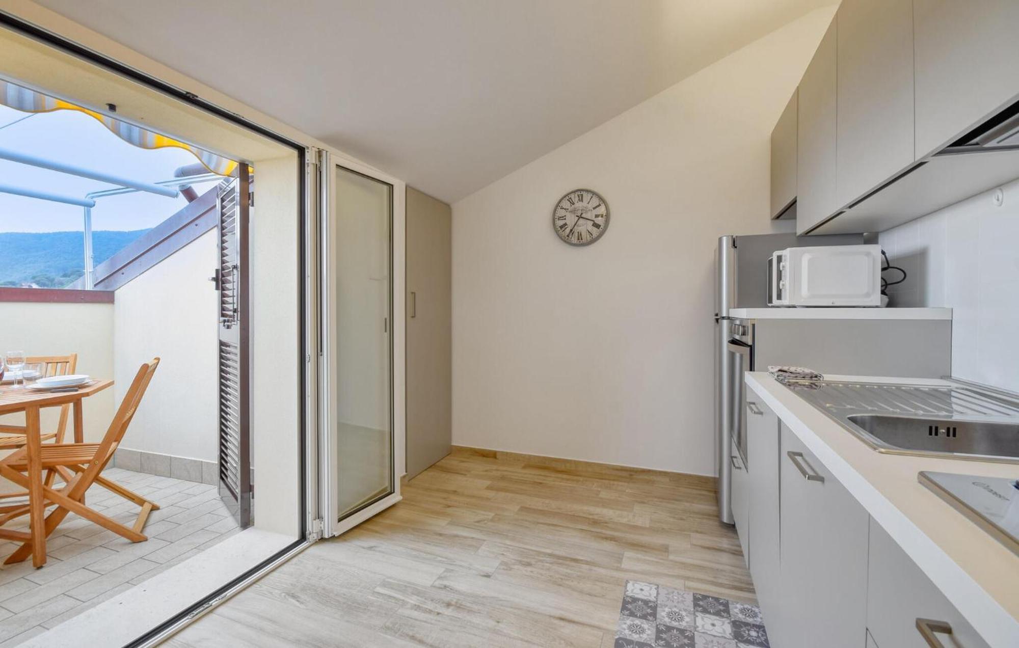 Beautiful Apartment In Moneglia With Kitchen Екстер'єр фото