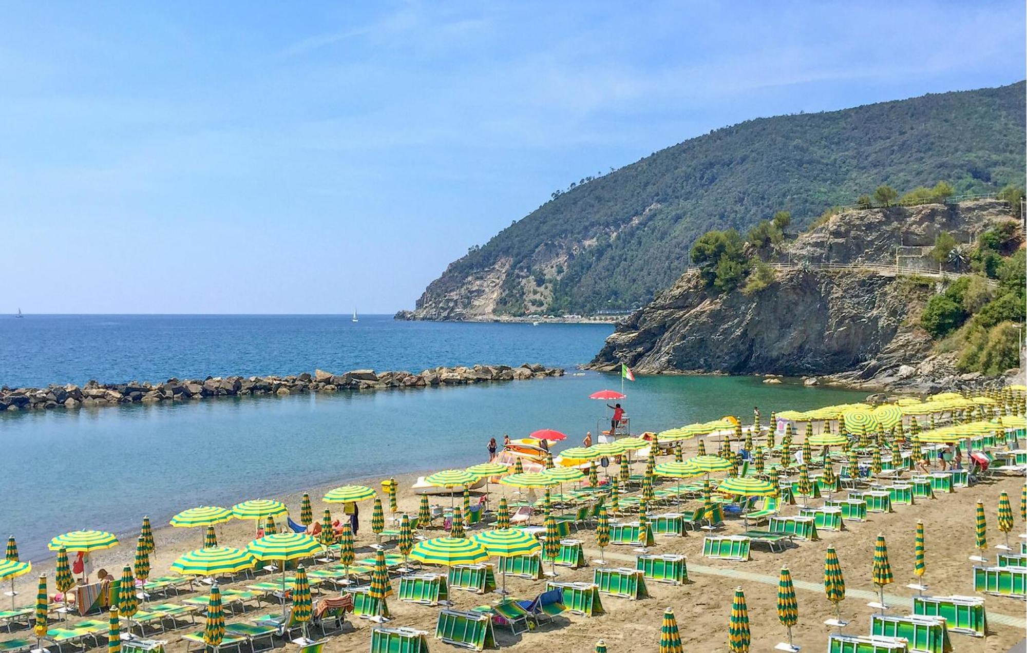 Beautiful Apartment In Moneglia With Kitchen Екстер'єр фото